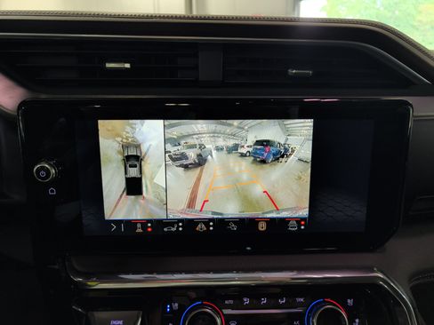 Used 2024 GMC Sierra 2500 Denali w/ Denali Reserve Package AWD/4WD image 15