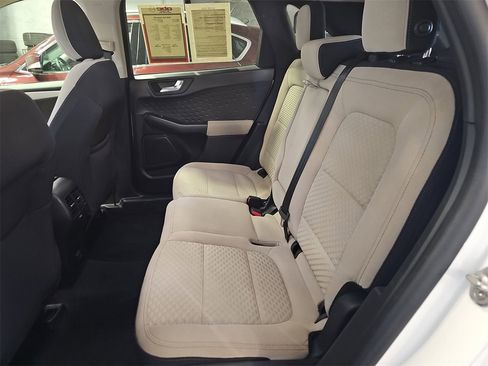 Used 2020 Ford Escape SE image 13