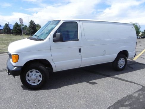 Used 2007 Ford E-250 and Econoline 250 image 3