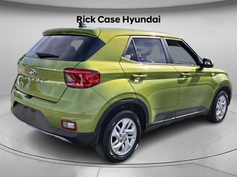 Certified 2022 Hyundai Venue SE image 8