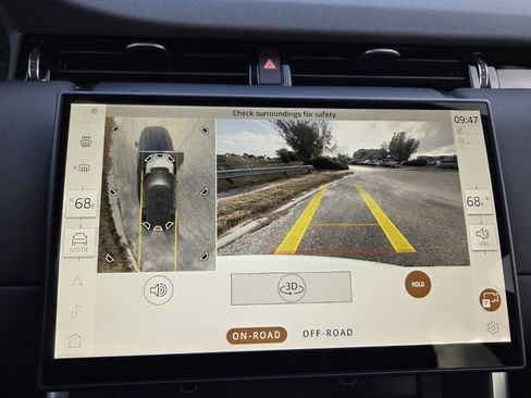 Used 2025 Land Rover Discovery Sport S image 12