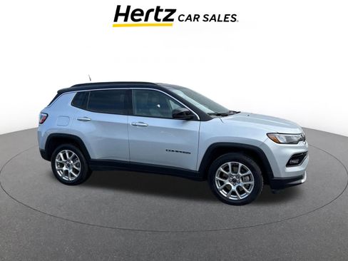 Used 2025 Jeep Compass Limited image 1