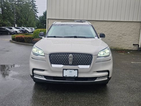 Used 2023 Lincoln Aviator Reserve w/ Equipment Group 201A image 11