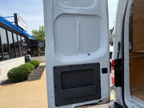 Used 2020 Nissan NV 2500 SV RWD image 15