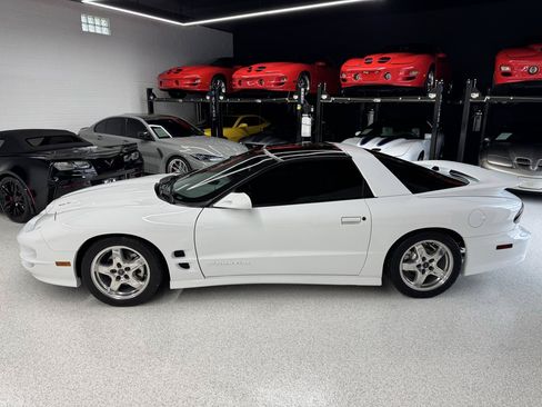 Used 1998 Pontiac Firebird Formula RWD image 8