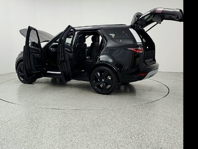 New 2026 Land Rover Discovery Limited Edition AWD/4WD image 12