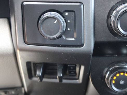 Used 2019 Ford F250 XLT w/ Snow Plow Prep Package AWD/4WD image 17
