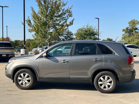 Used 2013 Kia Sorento LX w/ Value Pkg FWD image 6