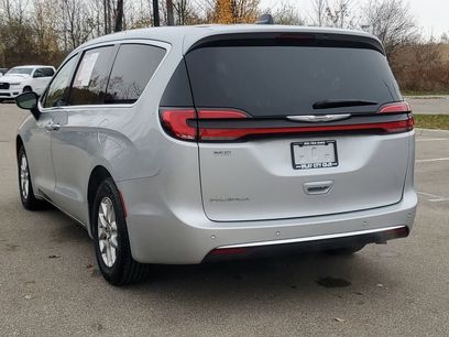 Used 2024 Chrysler Pacifica Touring-L