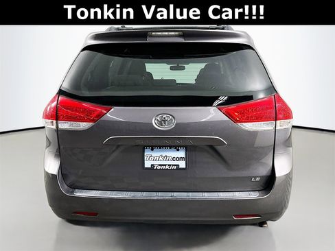 Used 2011 Toyota Sienna image 7