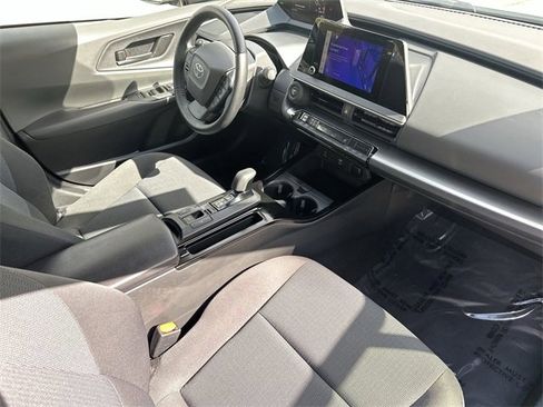 Used 2024 Toyota Prius LE image 32