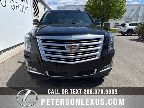 Used 2018 Cadillac Escalade Platinum AWD/4WD image 8