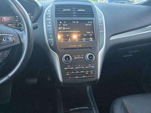 Used 2017 Lincoln MKC Premiere FWD image 17