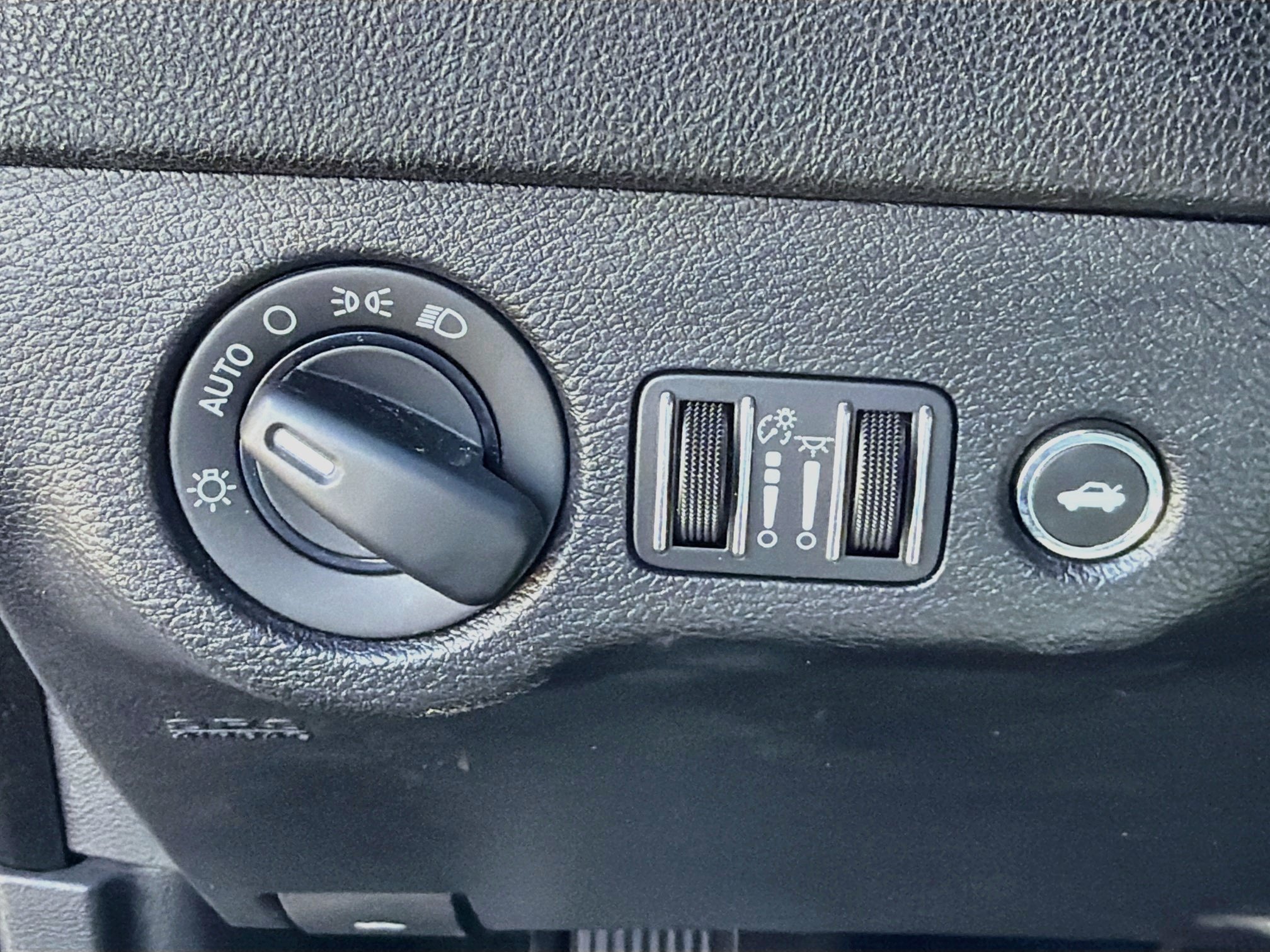 Used 2021 Dodge Charger SXT w/ Cold Weather Package RWD image 26