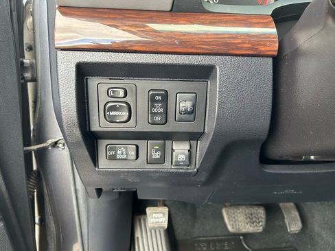 Used 2017 Toyota Tundra Limited w/ Limited Premium Package AWD/4WD image 26