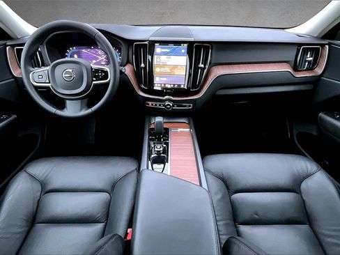 Used 2024 Volvo XC60 B5 Plus w/ Protection Package Premier image 7