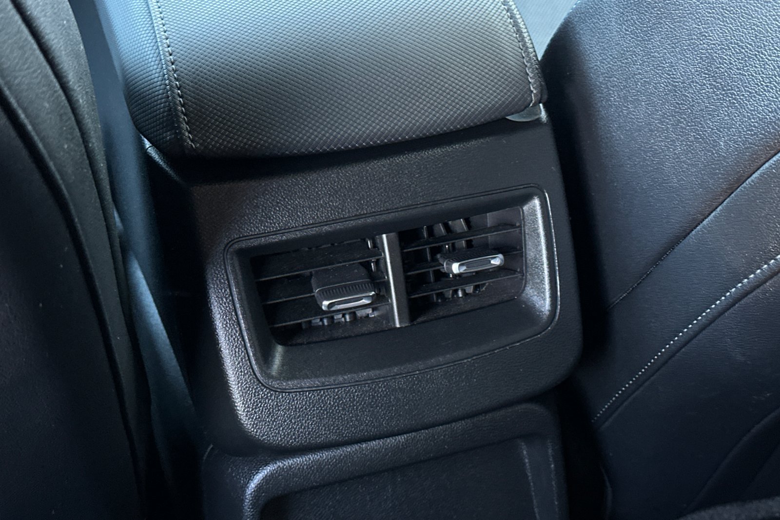 Used 2024 Chevrolet Equinox EV LT FWD image 15