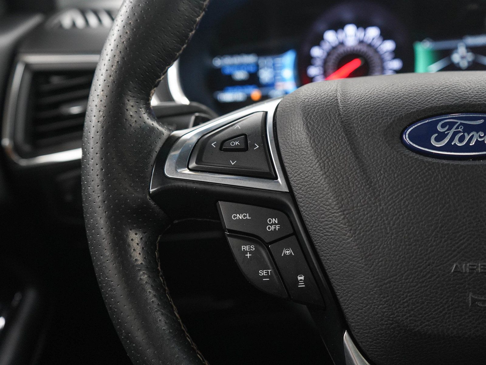 Used 2019 Ford Edge ST w/ Convenience Package AWD/4WD image 26