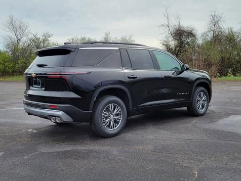 New 2026 Chevrolet Traverse LT w/ Driver Confidence Package AWD/4WD image 3