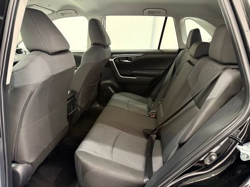 Used 2025 Toyota RAV4 XLE FWD image 15