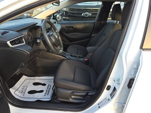 Used 2025 Toyota Corolla LE image 14