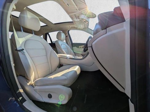 Used 2019 Mercedes-Benz GLC 350e 4MATIC image 20