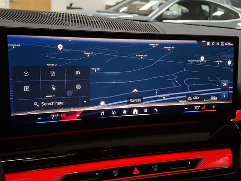 Used 2025 BMW i5 eDrive40i w/ M Sport Package image 13