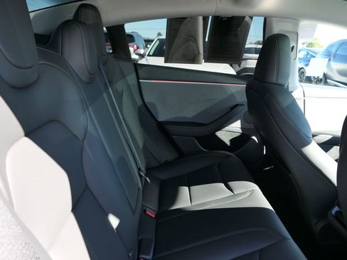 Used 2025 Tesla Model 3 Long Range image 21