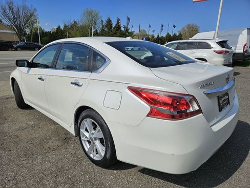 Used 2013 Nissan Altima 2.5 SV image 3