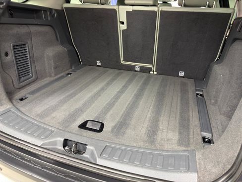 Used 2016 Land Rover Discovery Sport SE image 37