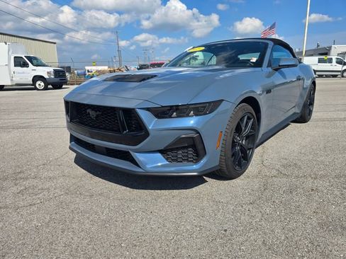 Used 2025 Ford Mustang GT Premium RWD image 7