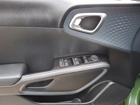 Certified 2023 Kia Soul EX image 12