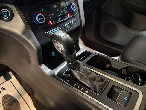 Used 2019 Ford Escape SEL image 21