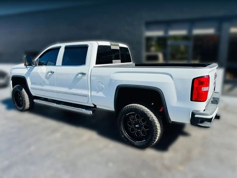 Used 2016 GMC Sierra 2500 Denali w/ Duramax Plus Package AWD/4WD image 3