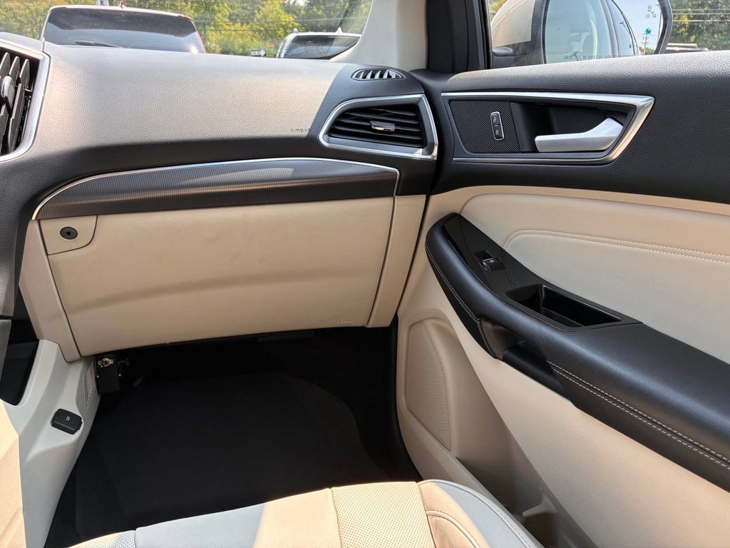 Used 2018 Ford Edge Titanium w/ Equipment Group 302A FWD image 43
