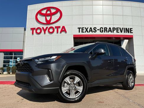 Used 2025 Toyota RAV4 XLE image 2