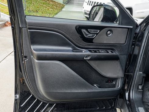 Used 2023 Lincoln Aviator Reserve w/ Equipment Group 201A image 9