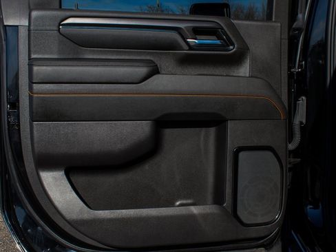 Used 2024 GMC Sierra 2500 AT4 w/ Technology Package image 13