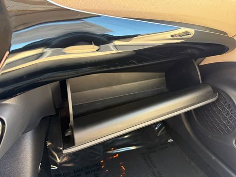 Used 2017 Toyota Prius Three image 23