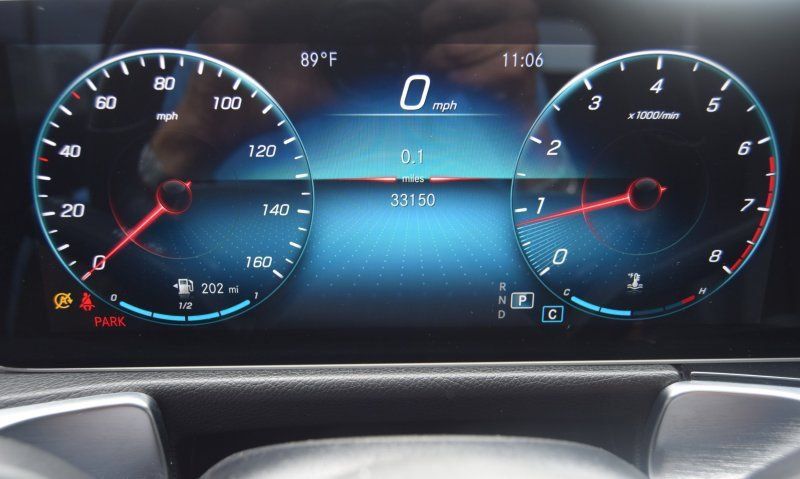 Used 2021 Mercedes-Benz GLB 250 4MATIC w/ Premium Package image 24