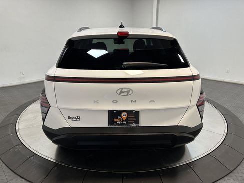 Used 2025 Hyundai Kona SEL image 11