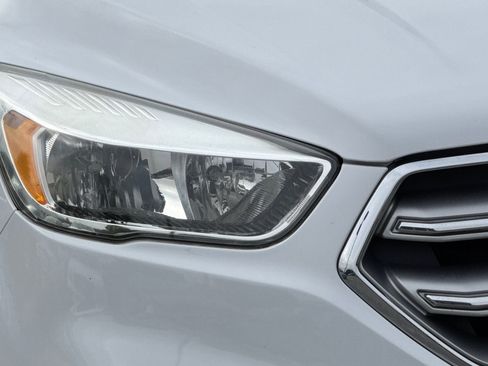 Used 2017 Ford Escape SE AWD/4WD image 12