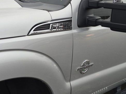 Used 2015 Ford F250 XLT w/ XLT Premium Package image 4