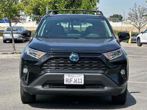Used 2021 Toyota RAV4 XLE AWD/4WD image 5
