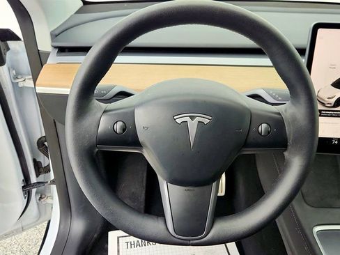 Used 2023 Tesla Model Y Performance image 12