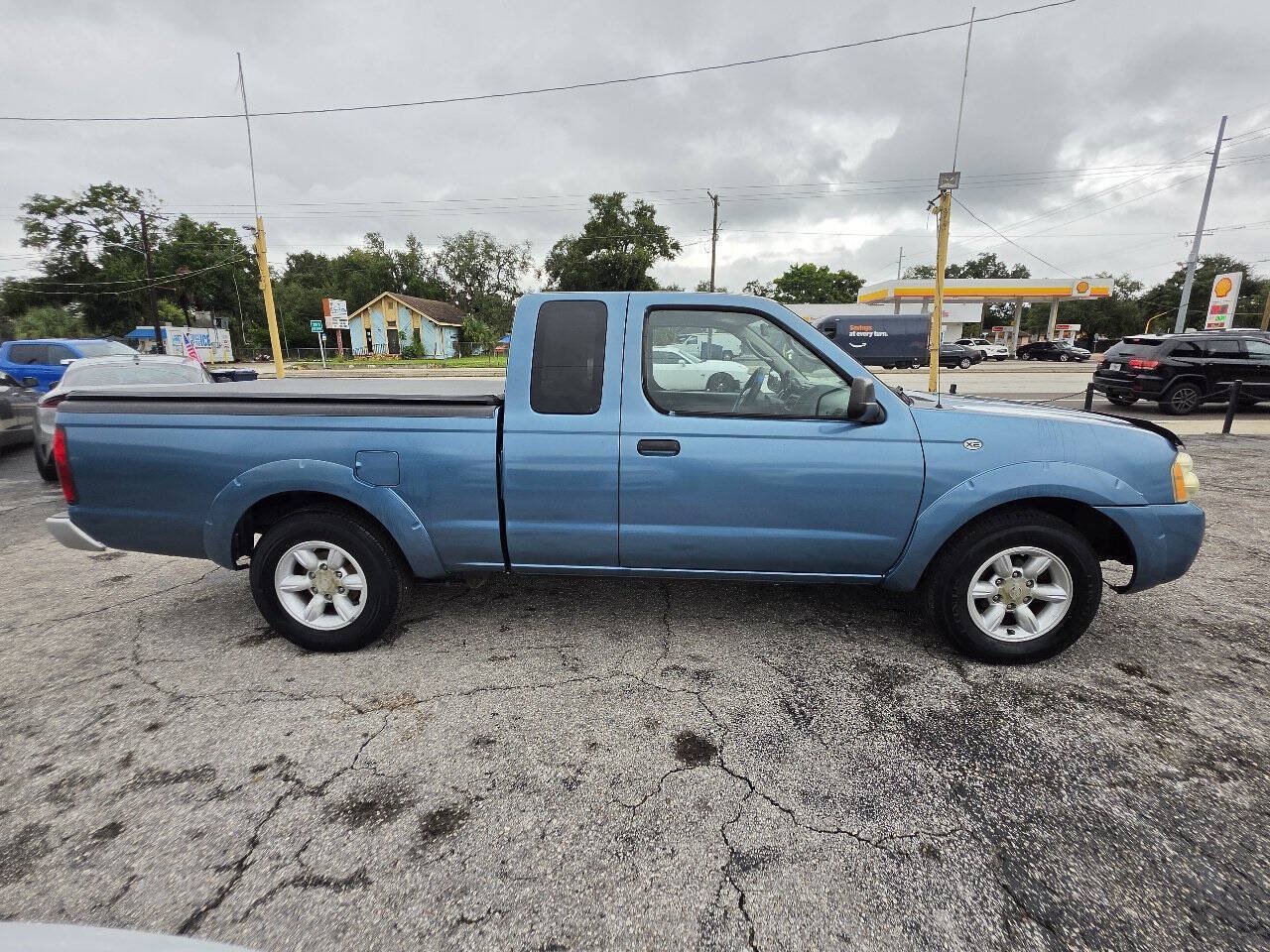 Used 2004 Nissan Frontier XE w/ (VTP) Value Truck Pkg RWD image 8