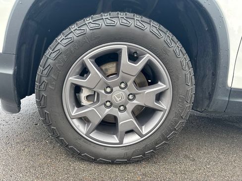 Used 2024 Honda Passport TrailSport image 31