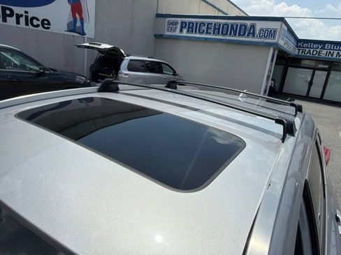Used 2018 Honda CR-V Touring image 9