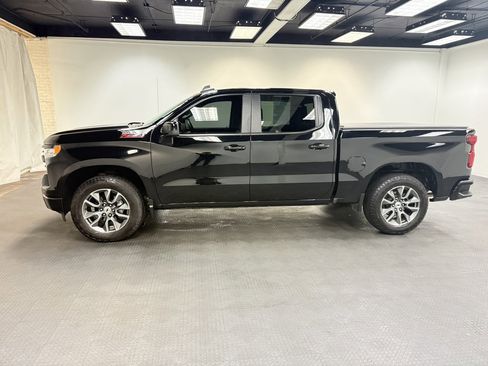 Used 2024 Chevrolet Silverado 1500 RST w/ Z71 Off-Road Package image 2