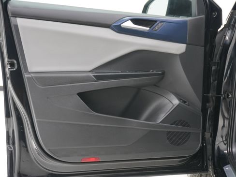 Used 2022 Volkswagen Taos SE image 14